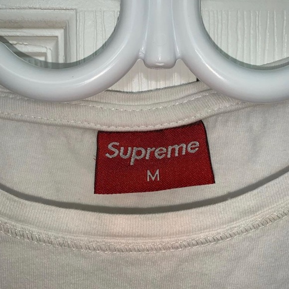 supreme white shirt with design - Picture 2 of 2